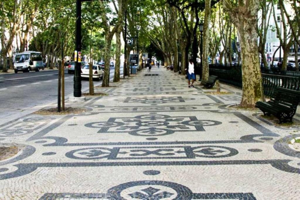Av. Da Liberdade Comfortable With Balcony * Lisboa